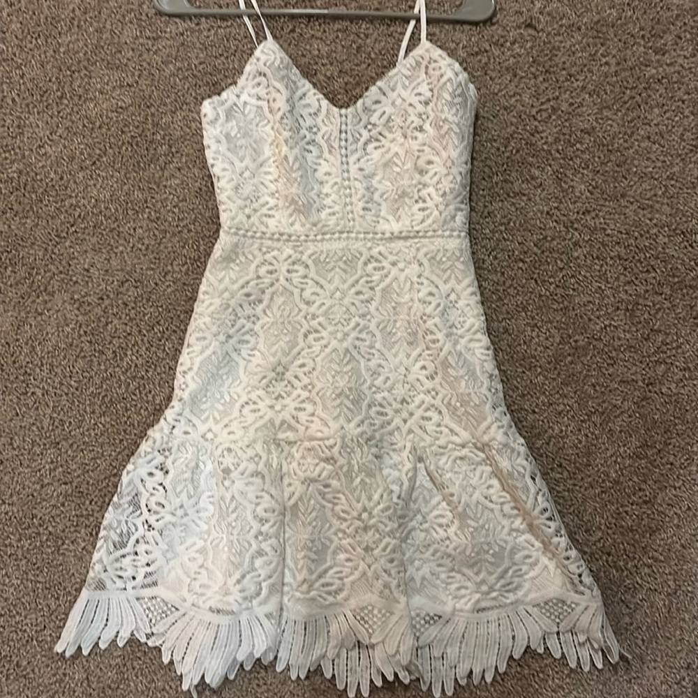 BB Dakota dress. White lace. Size 2.